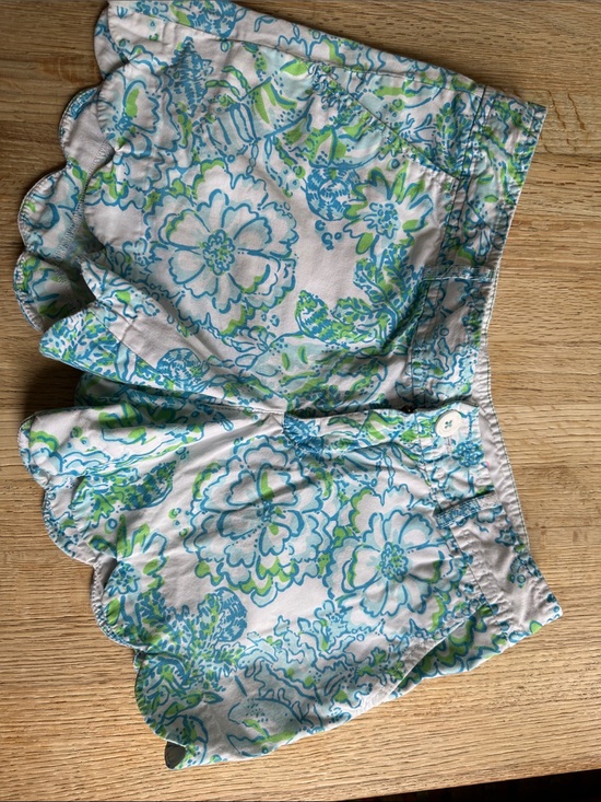 Lilly Pulitzer Pants - Lily Pulitzer Floral Scallop Hem Women's Shorts - Blue & Green